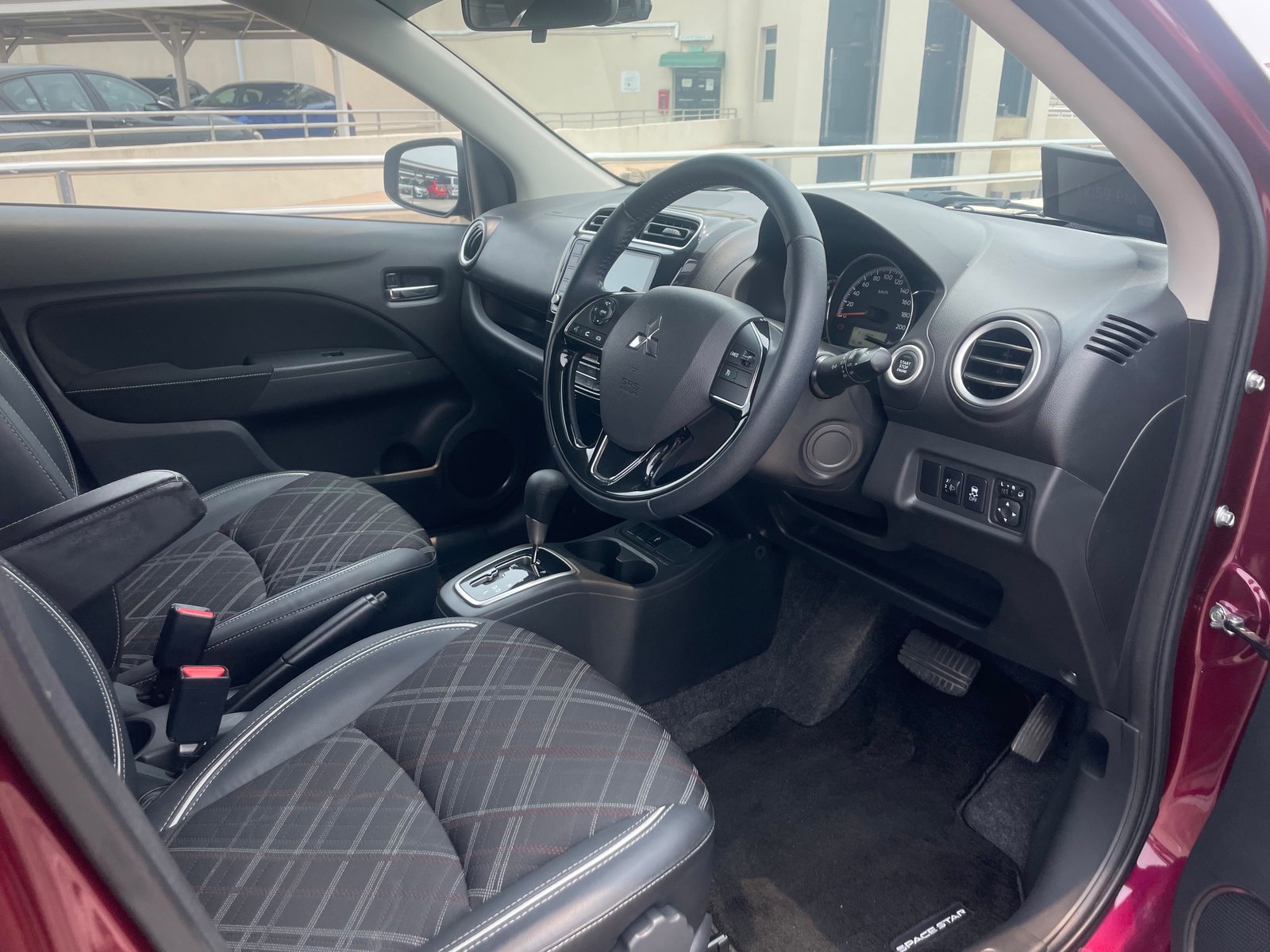 Mitsubishi Space Star 1.2 photo 7